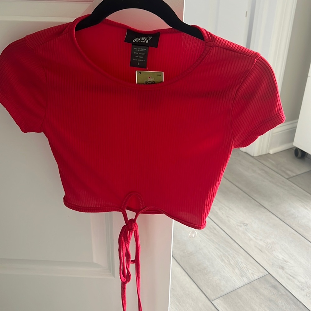 Red T-Shirt crop top with ties
